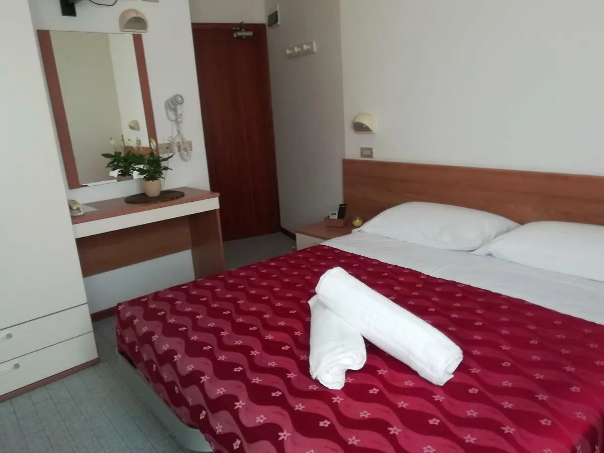 Hotel Goldene Rose Rimini 2*,  Italy